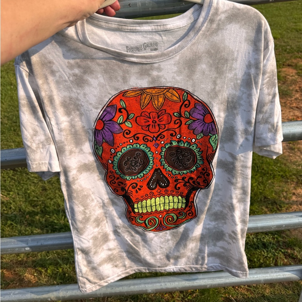 Fosforos Galileo Gray Graphic Tee with Colorful Skull Design XL